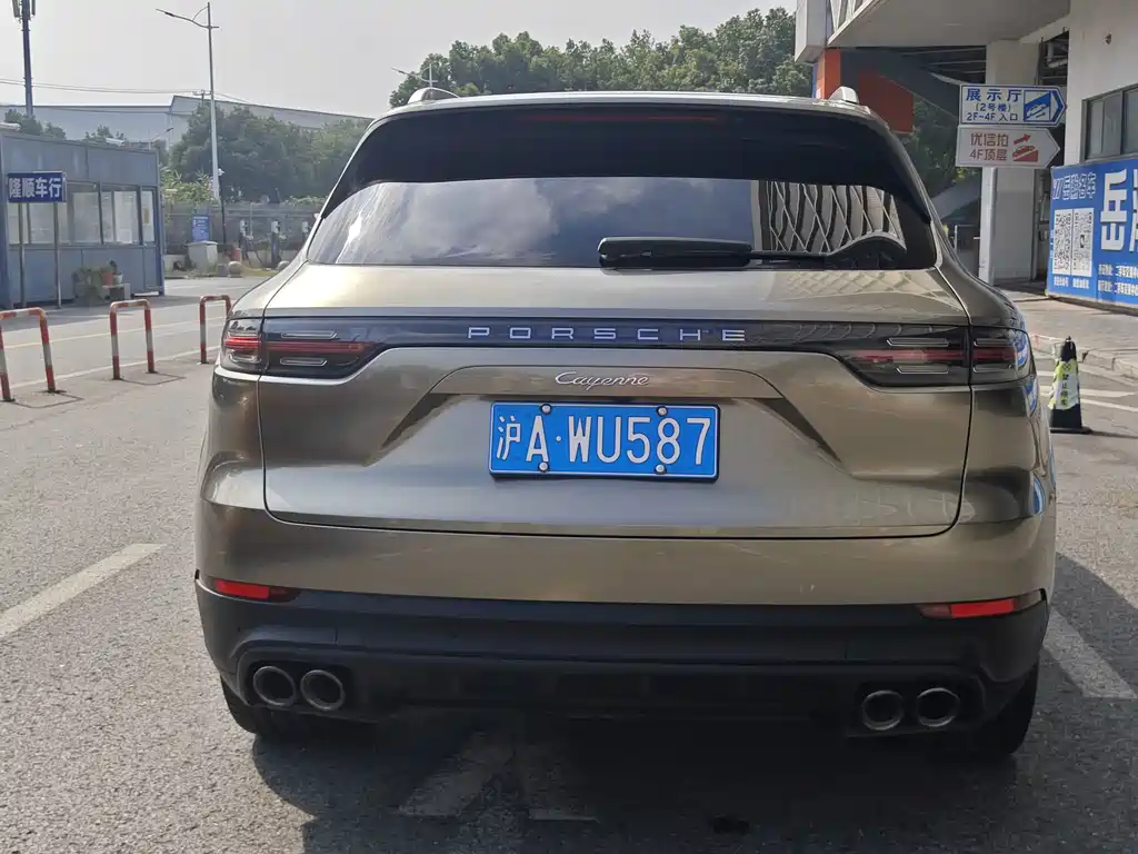 Porsche Cayenne — миниатюра 5