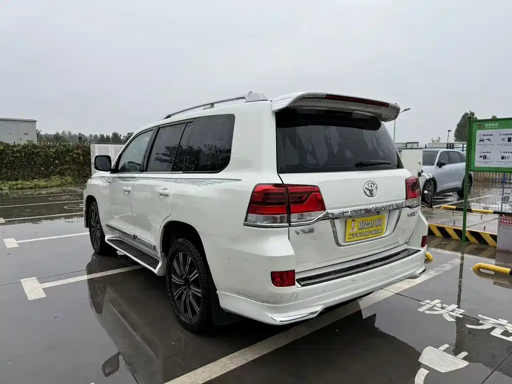 Toyota Land Cruiser — миниатюра 7
