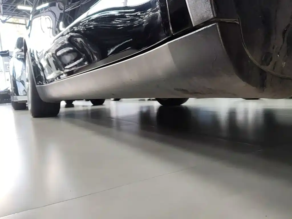 Tesla Model Y — миниатюра 21