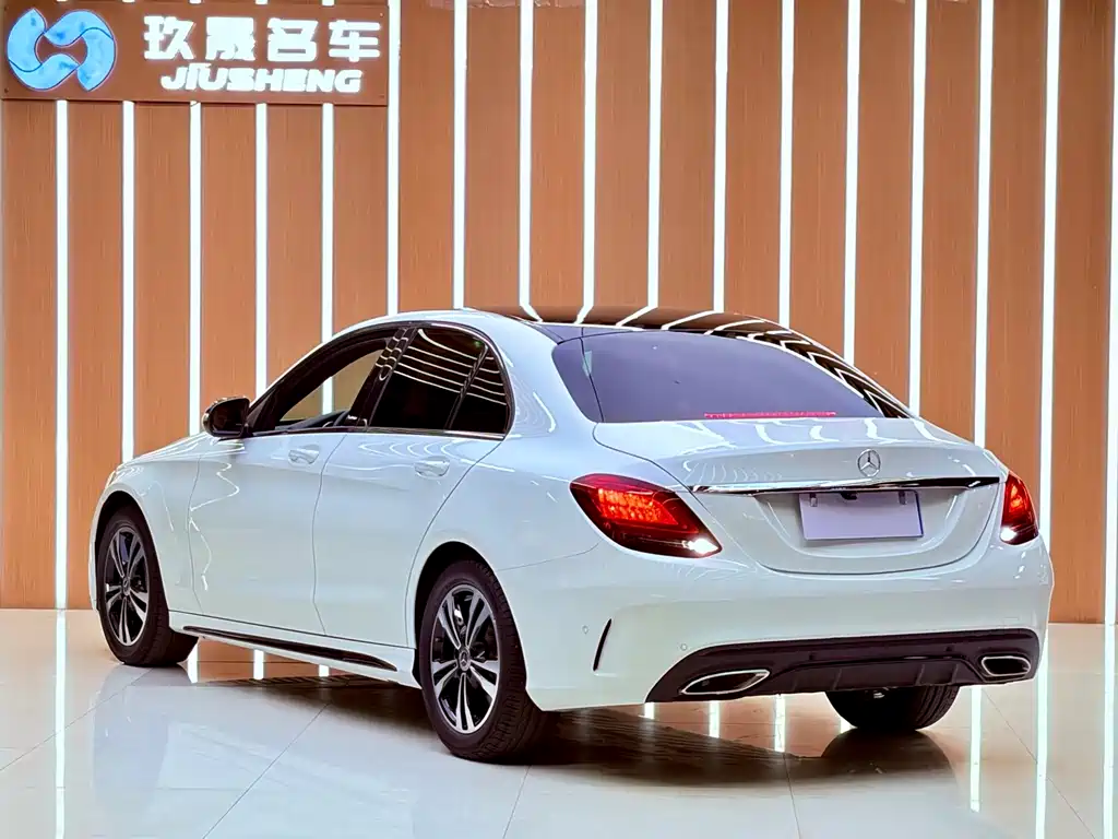 Mercedes-Benz C-Class — миниатюра 17