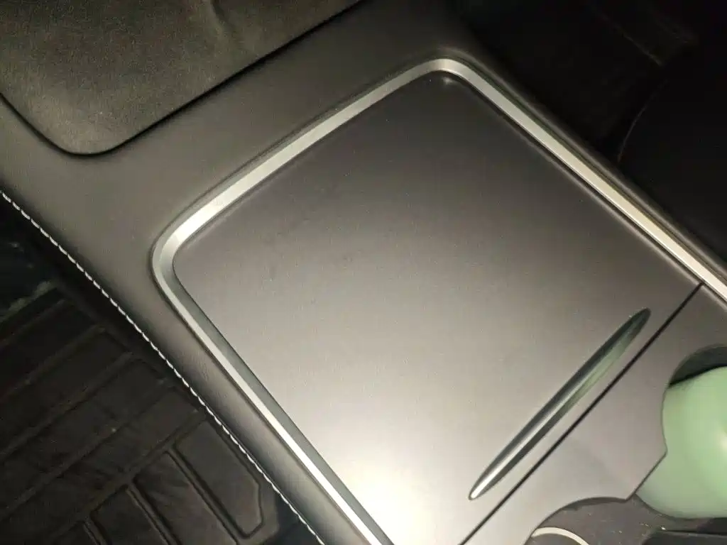 Tesla Model Y — миниатюра 12