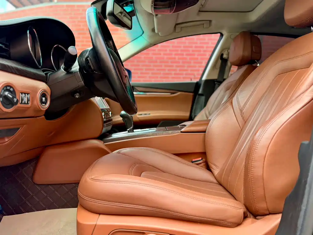 Maserati Quattroporte — миниатюра 12