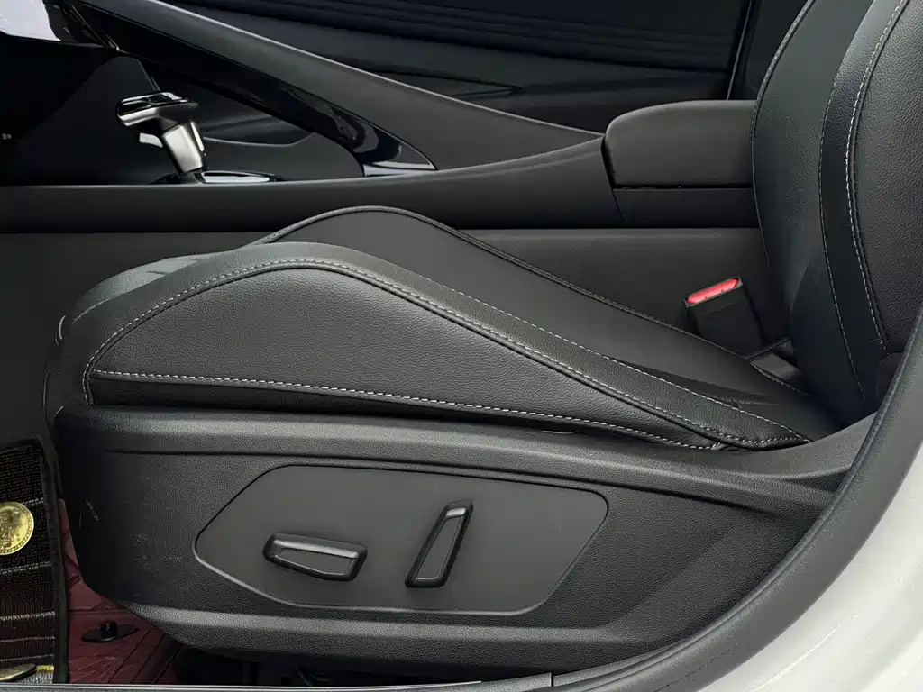 Hyundai Elantra — миниатюра 19