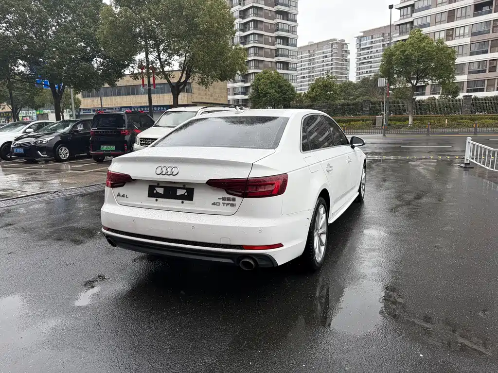AUDI A4L