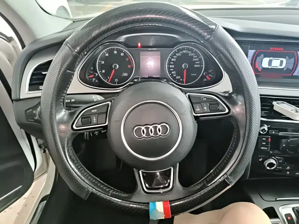 Audi A4L 2015 35 TFSI AT Comfort