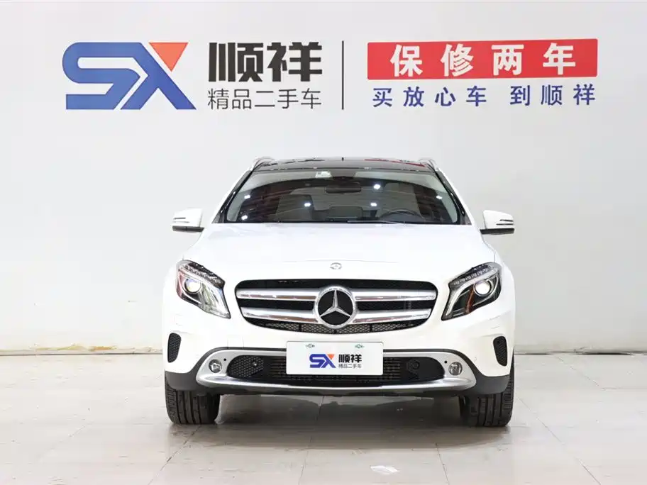 Mercedes-Benz GLA 2015 GLA 200 Fashion