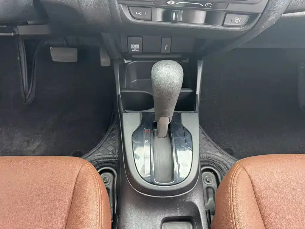 Honda Fit — миниатюра 8