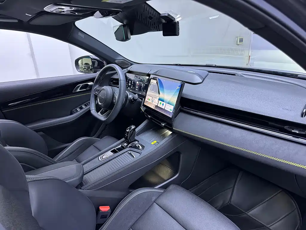 Lynk & Co 03 — миниатюра 11