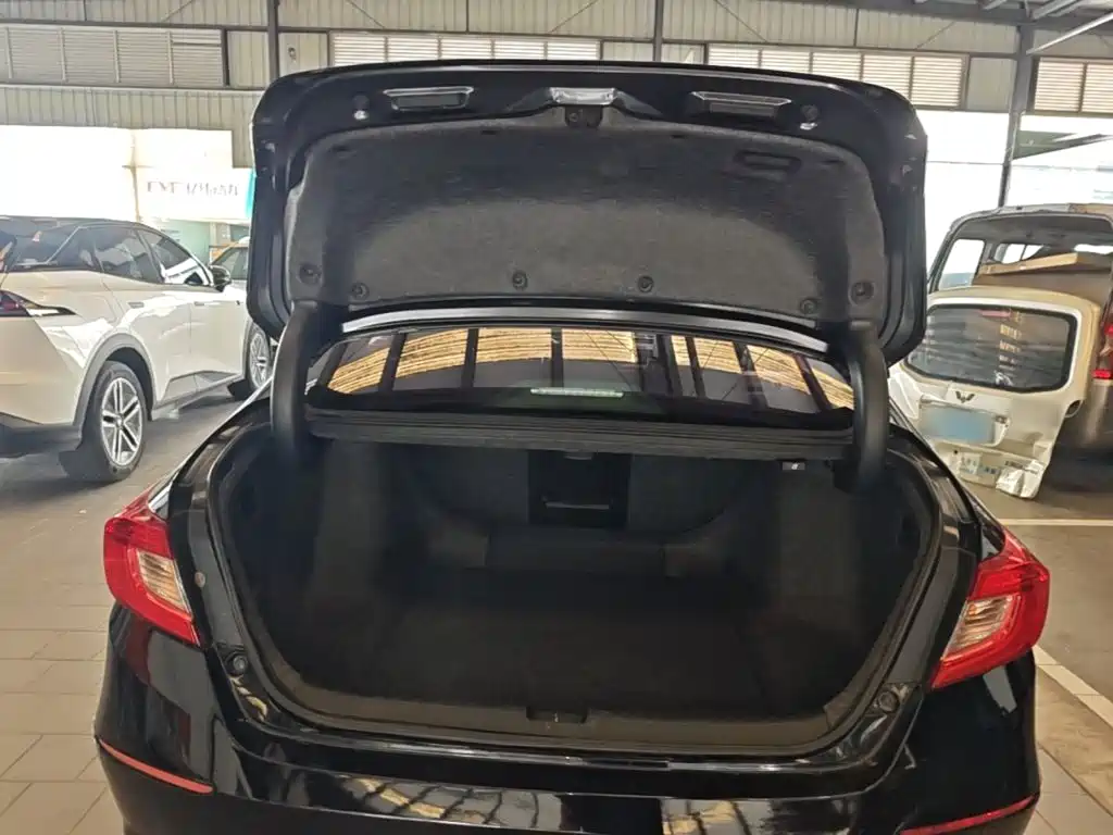 Honda Accord — миниатюра 19