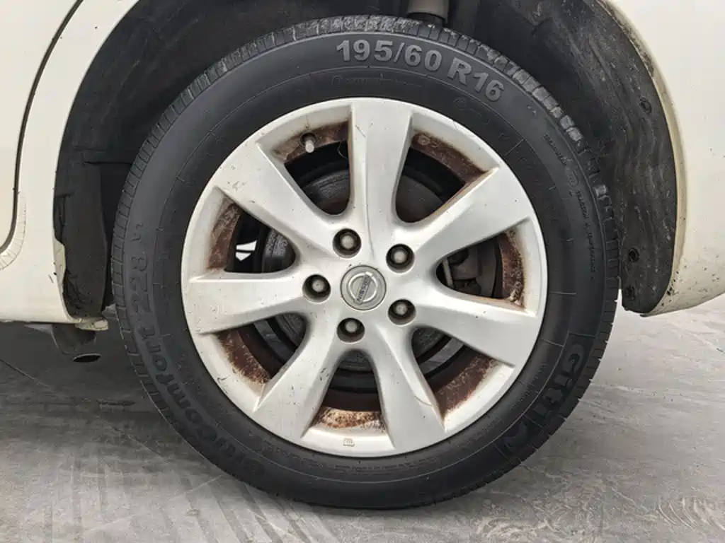 Nissan Tiida — миниатюра 12