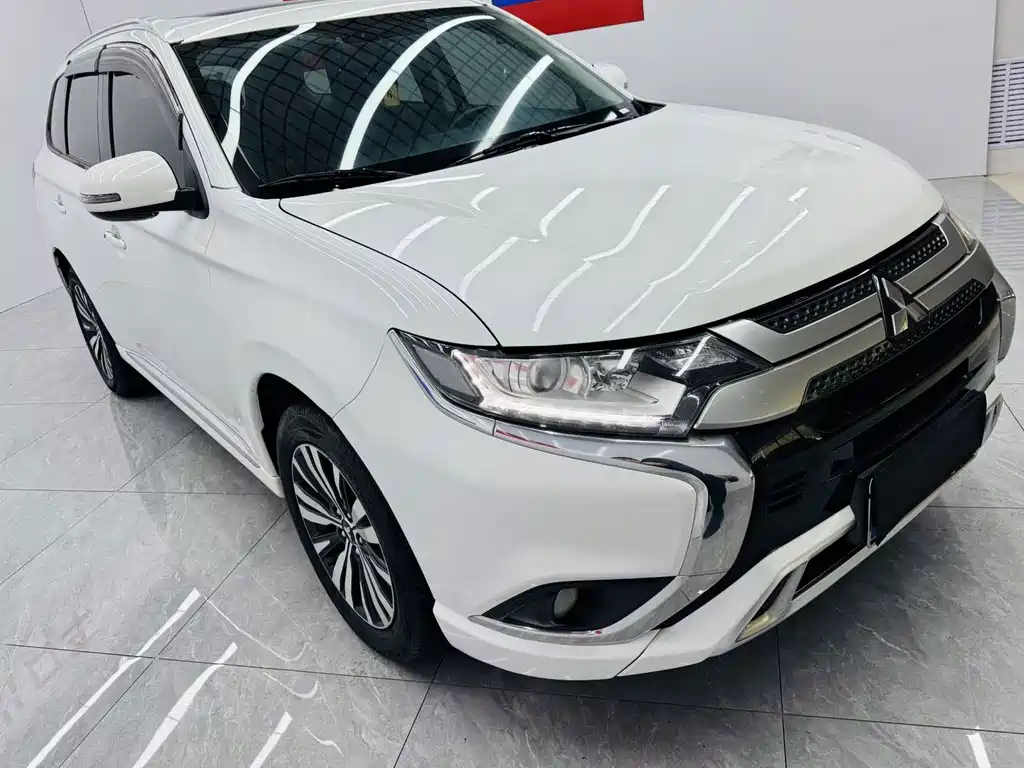 Mitsubishi Outlander — миниатюра 3