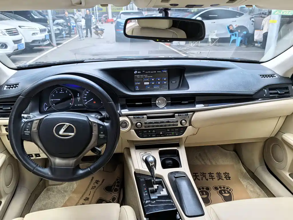 Lexus ES — миниатюра 10
