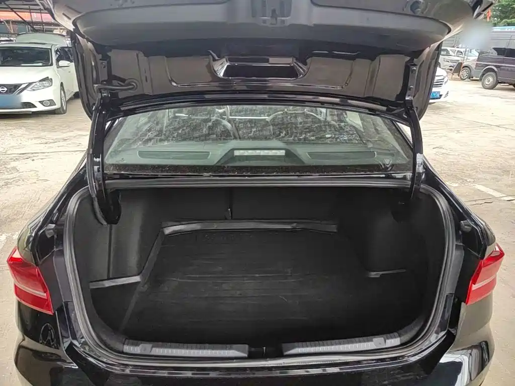 Volkswagen Lavida — миниатюра 19