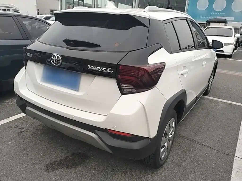 Toyota Yaris L — миниатюра 7