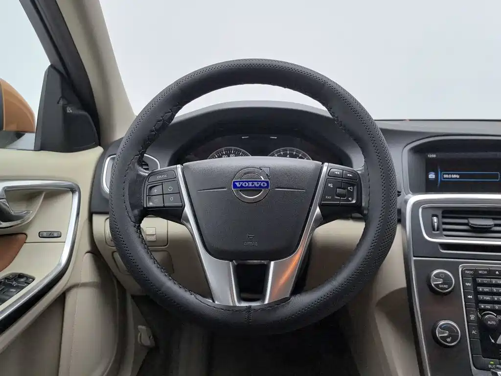 Volvo S60 (Import) — миниатюра 11