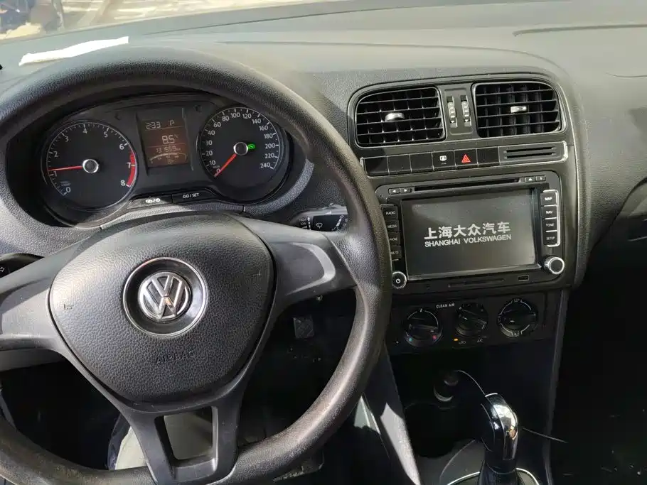 Volkswagen Polo — миниатюра 12
