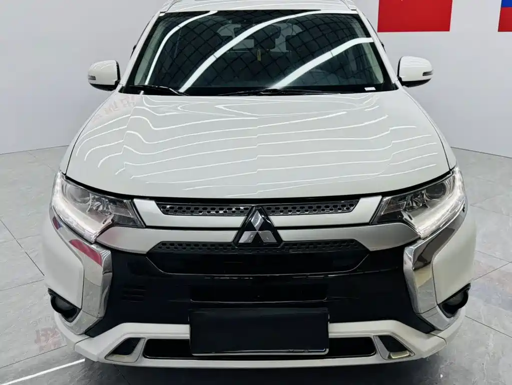 Mitsubishi Outlander — миниатюра 2