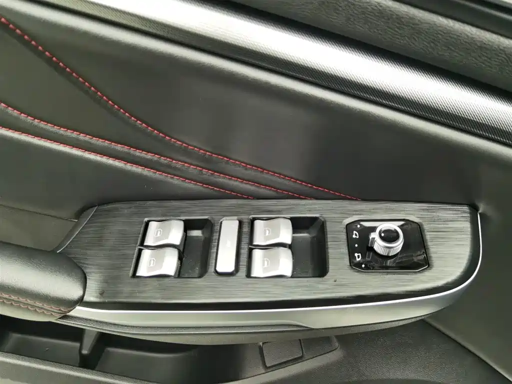 WEI PAI WEI BRAND VV5