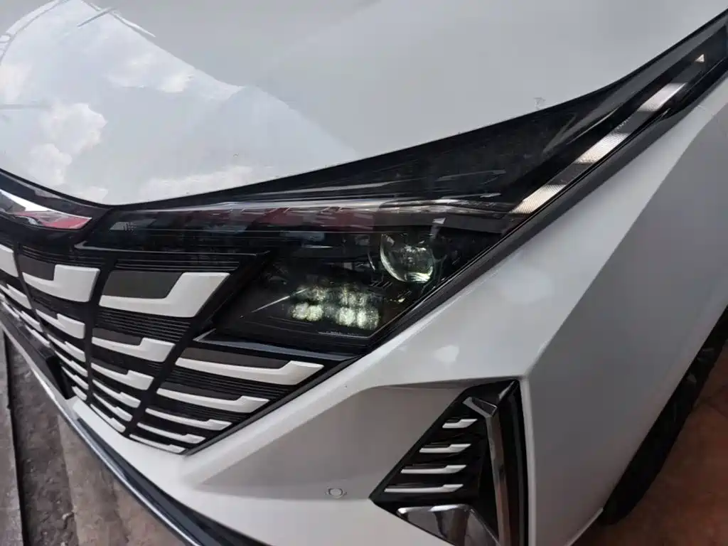 Changan UNI-Z New Energy — миниатюра 24