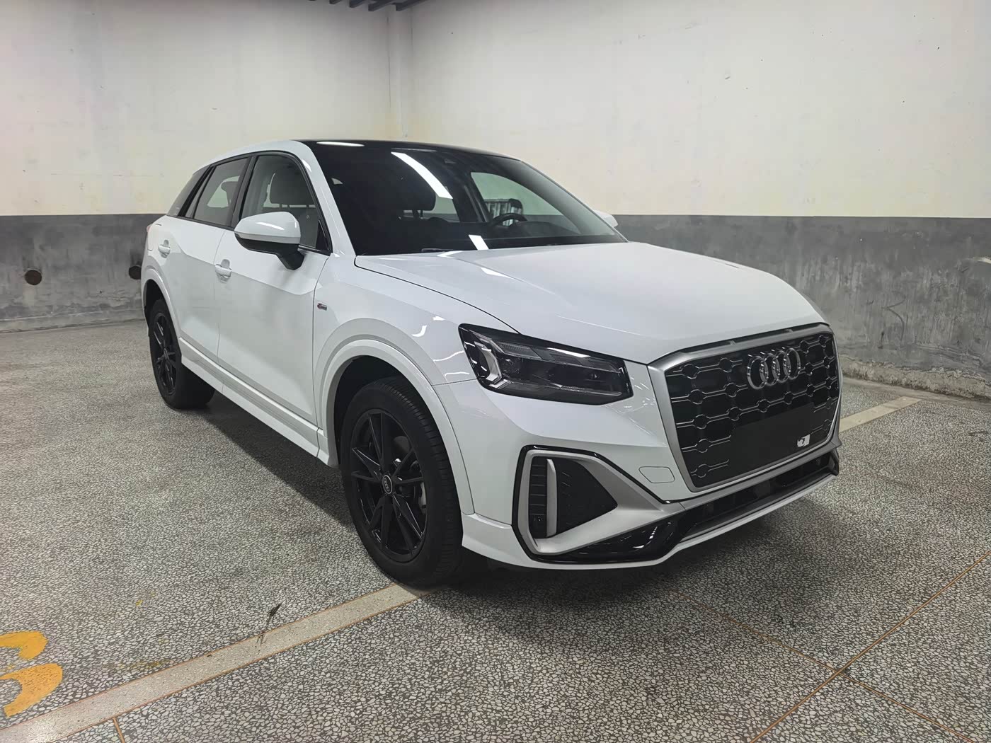 Audi Q2L 1.4 л 2023 г. Белый, пробег 43000 км