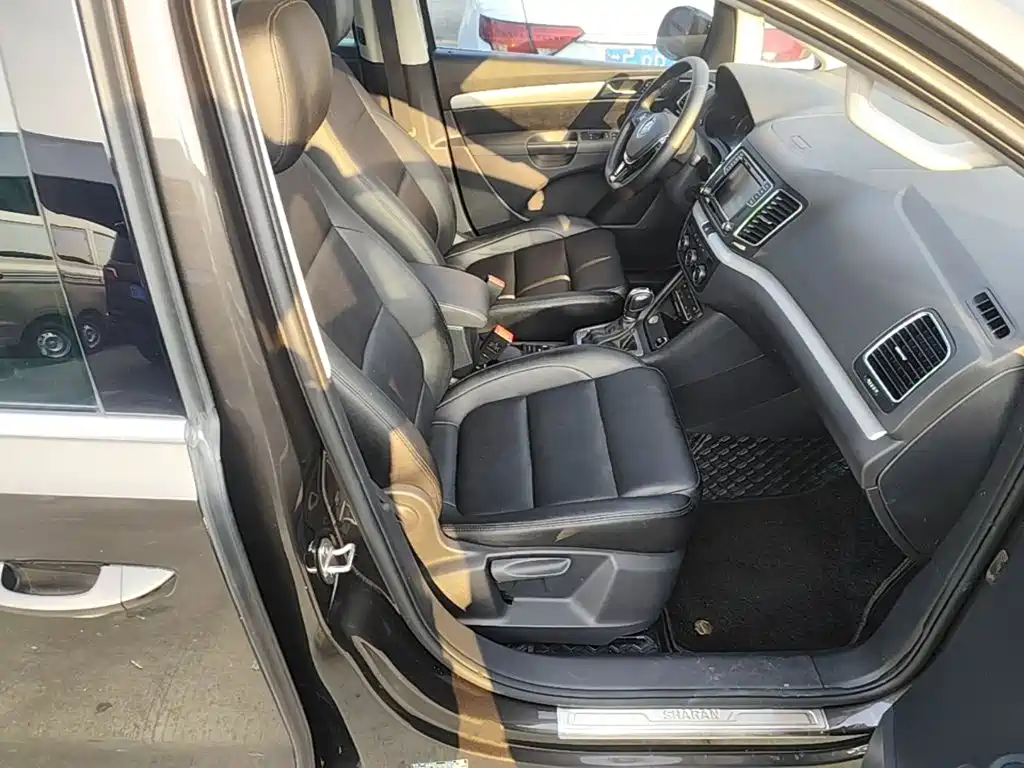 Volkswagen Sharan — миниатюра 25