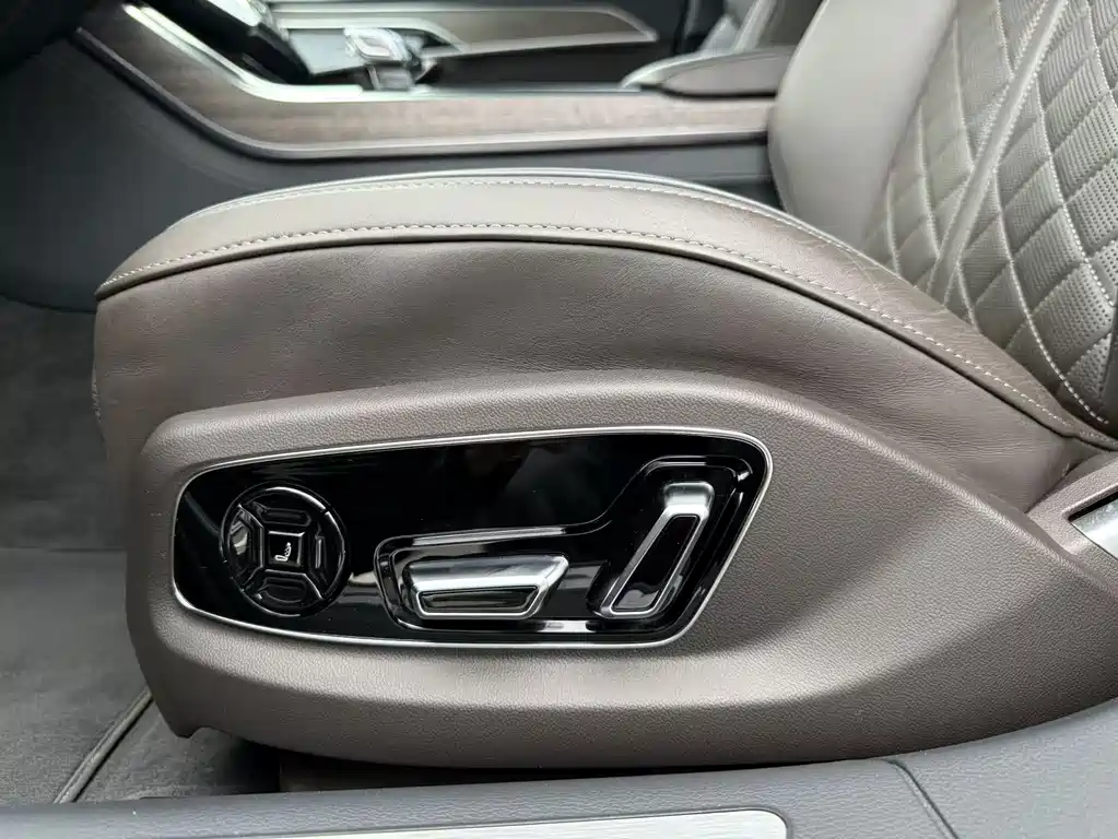 Audi A8 — миниатюра 14