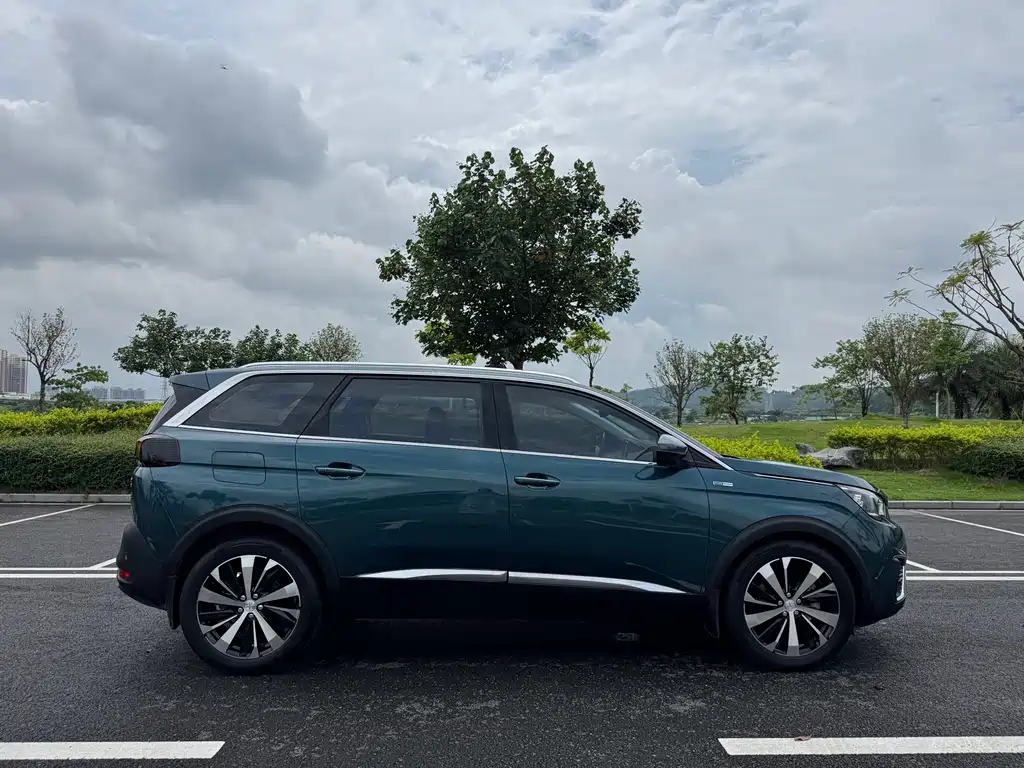 Peugeot 5008 — миниатюра 4