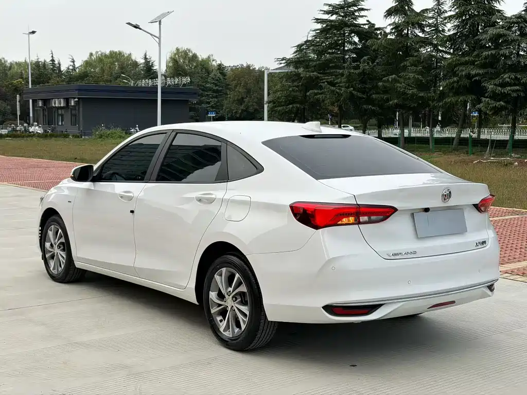 Buick Verano — миниатюра 9