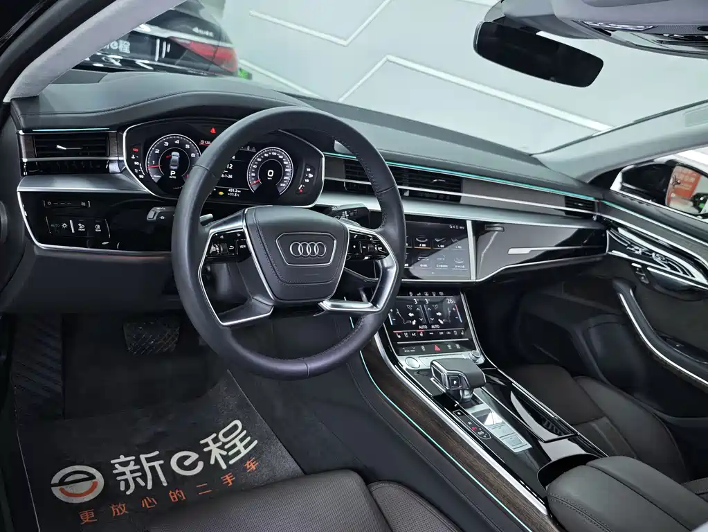 AUDI A8