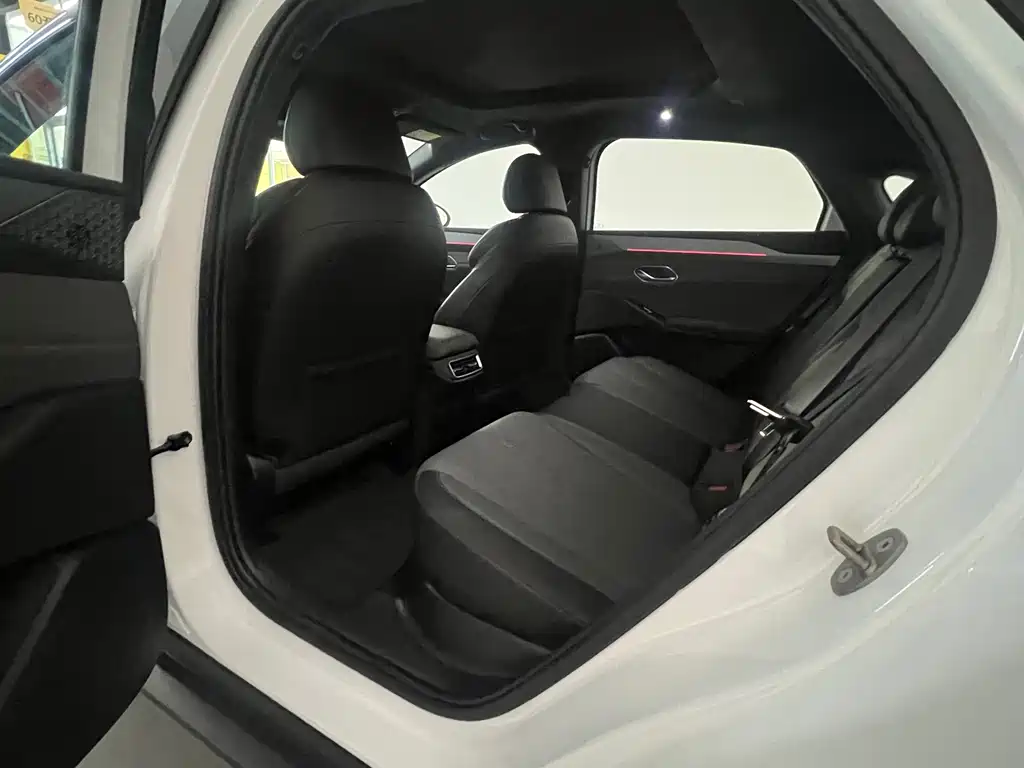 BYD Qin L — миниатюра 5