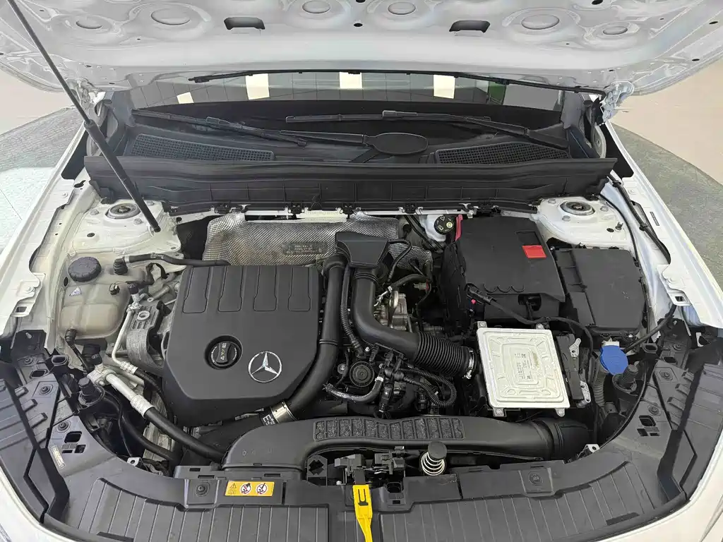 Mercedes-Benz GLB — миниатюра 19