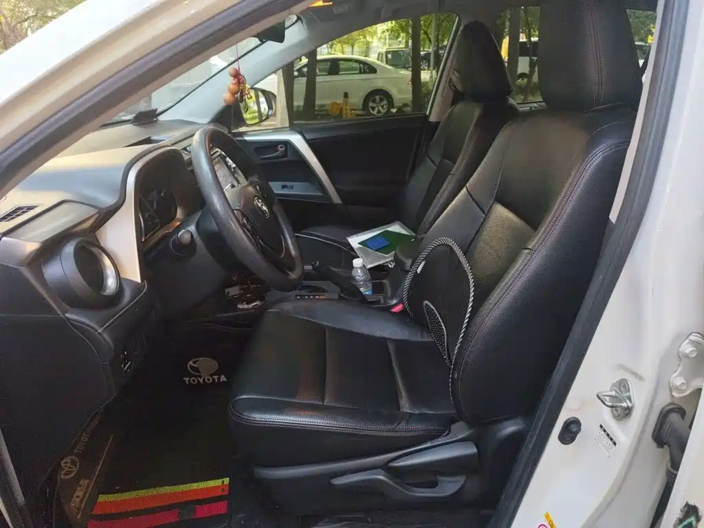 Toyota RAV4 — миниатюра 16