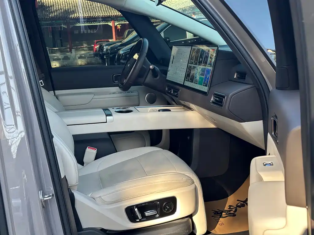 Li Auto Li MEGA — миниатюра 20