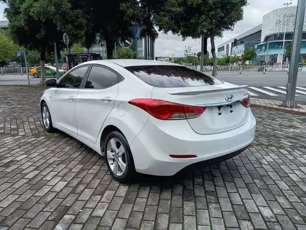 Hyundai Elantra Langdong — миниатюра 6