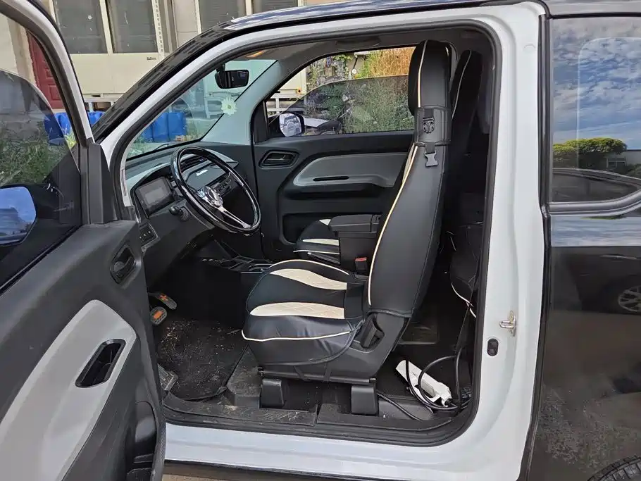 Wuling MINIEV — миниатюра 11