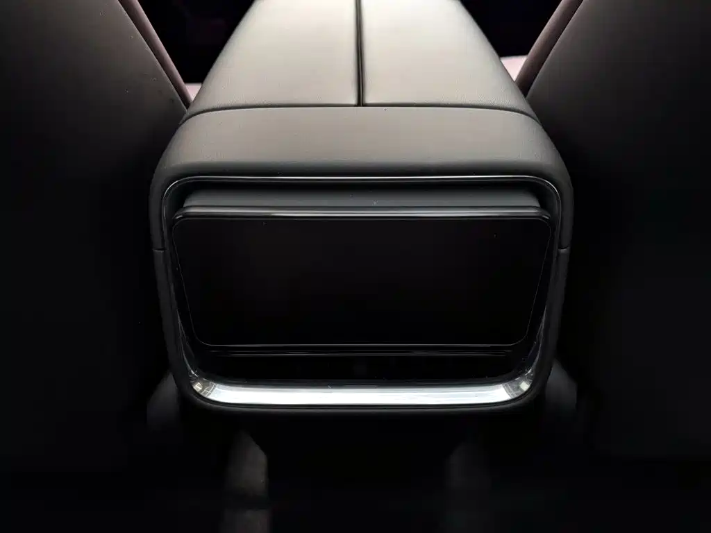 Xiaomi SU7 — миниатюра 17