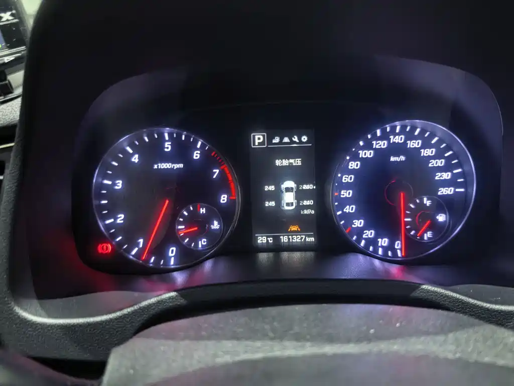 Hyundai Elantra — миниатюра 15