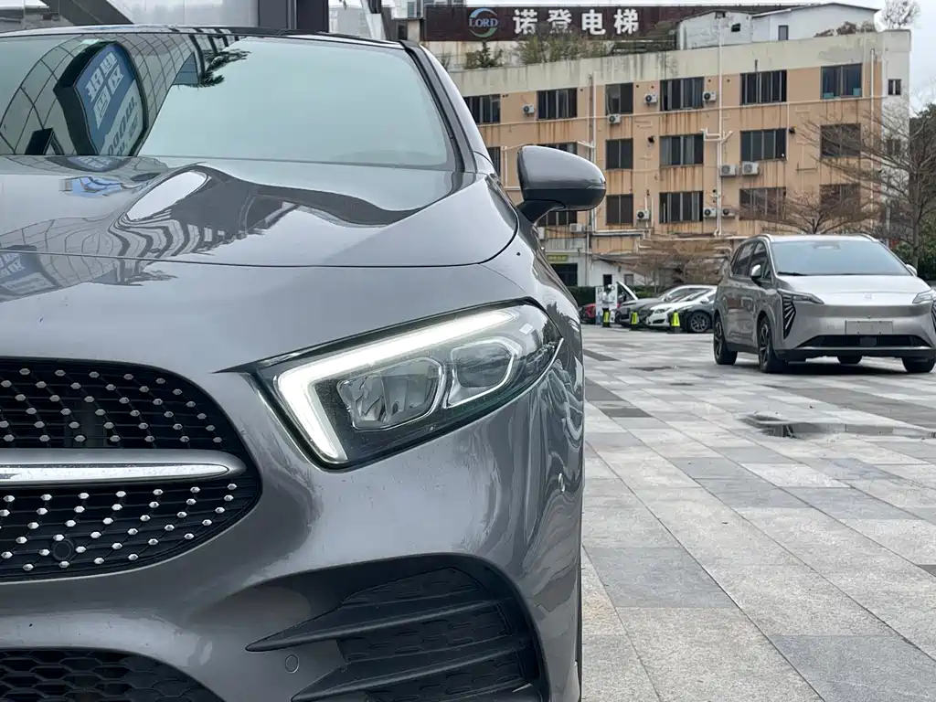 MERCEDES-BENZ A CLASS