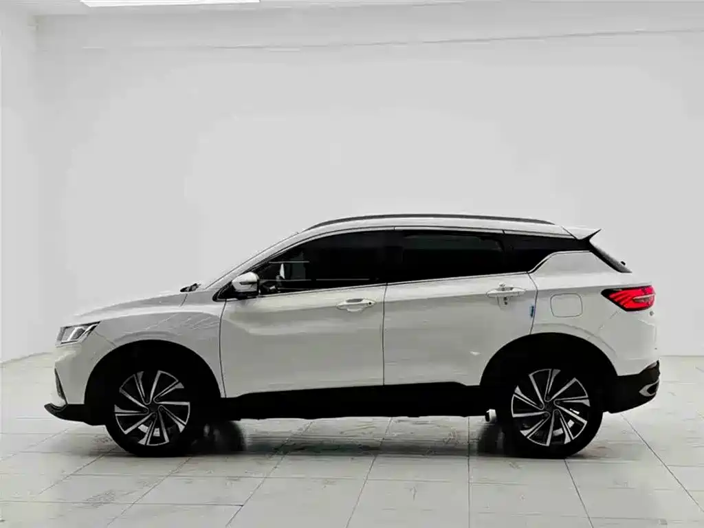 Geely Binyue — миниатюра 9