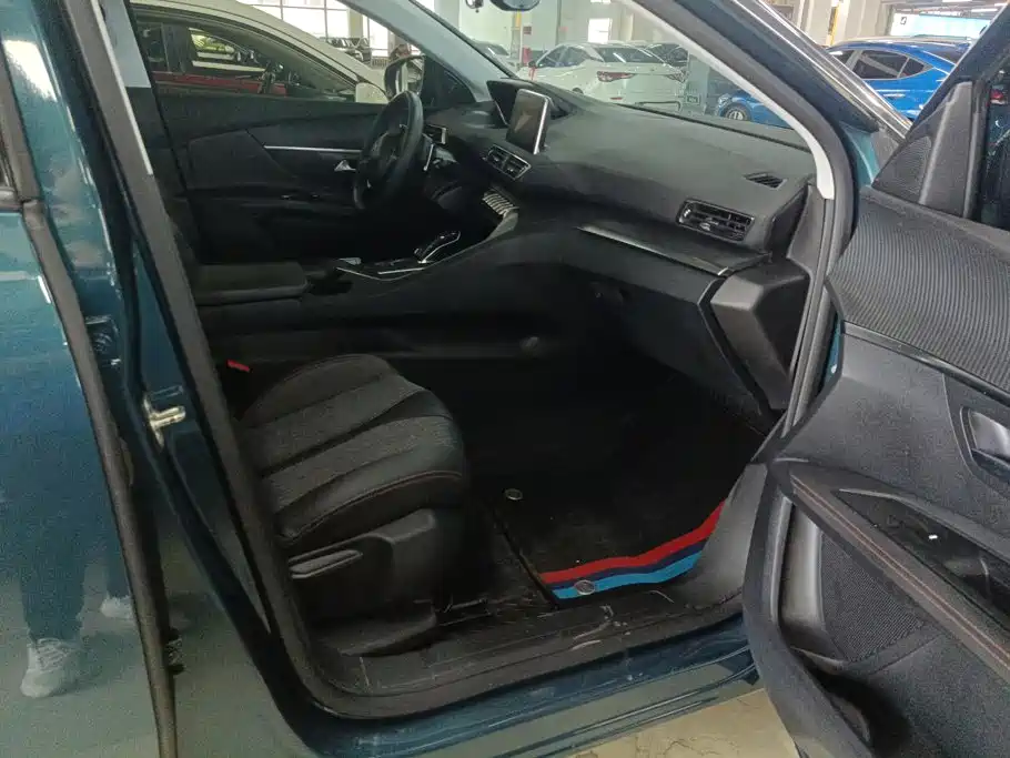 Peugeot 5008 — миниатюра 8
