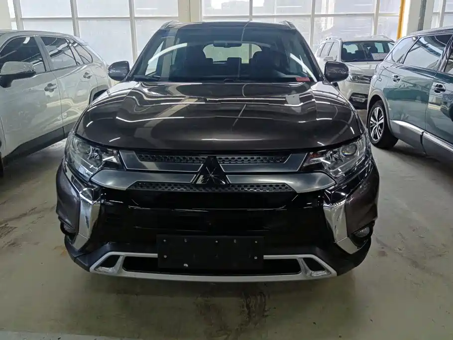 Mitsubishi Outlander — миниатюра 2