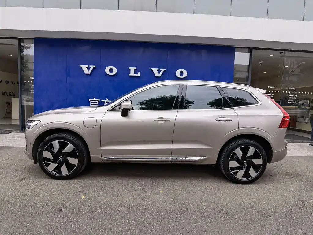 VOLVO XC60 PLUG IN HYBRID