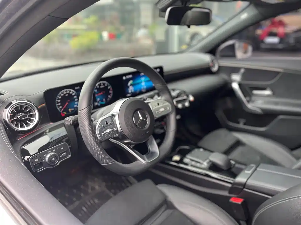 MERCEDES-BENZ A CLASS