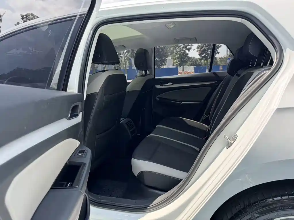 Volkswagen Golf — миниатюра 10