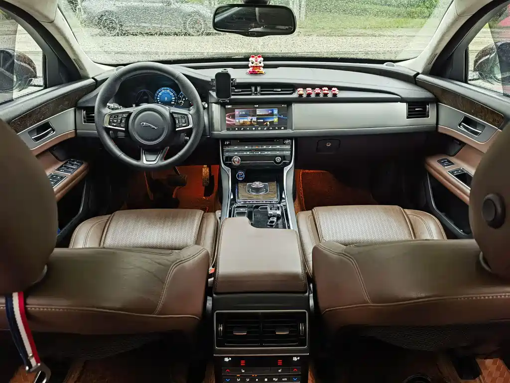 Jaguar XFL — миниатюра 11