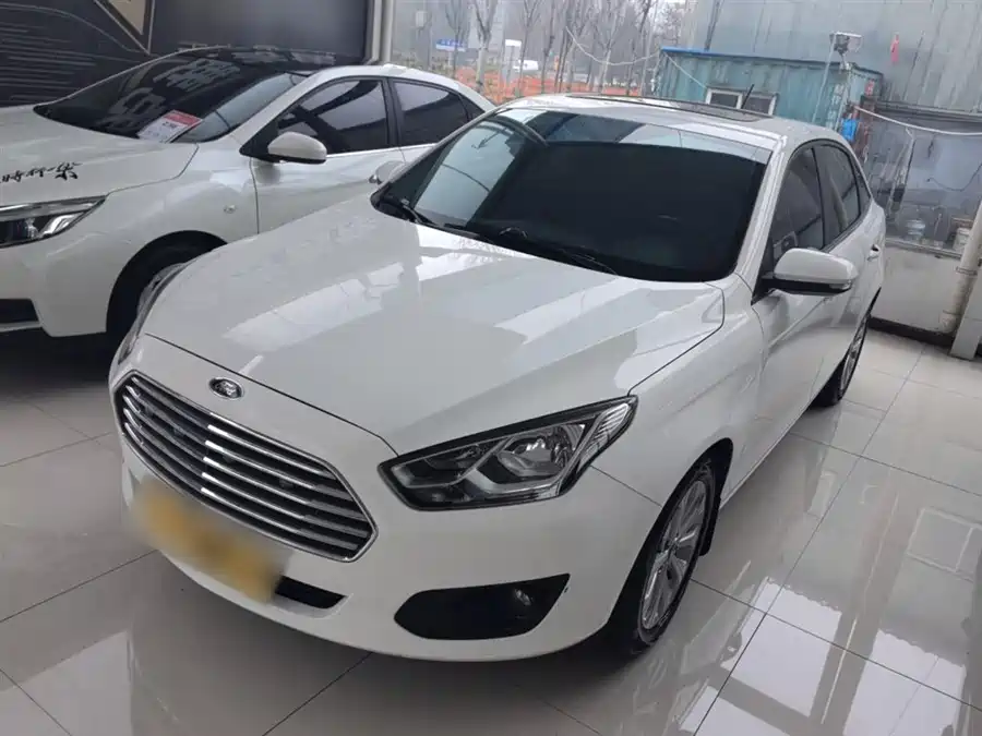 Ford Focus фото 1