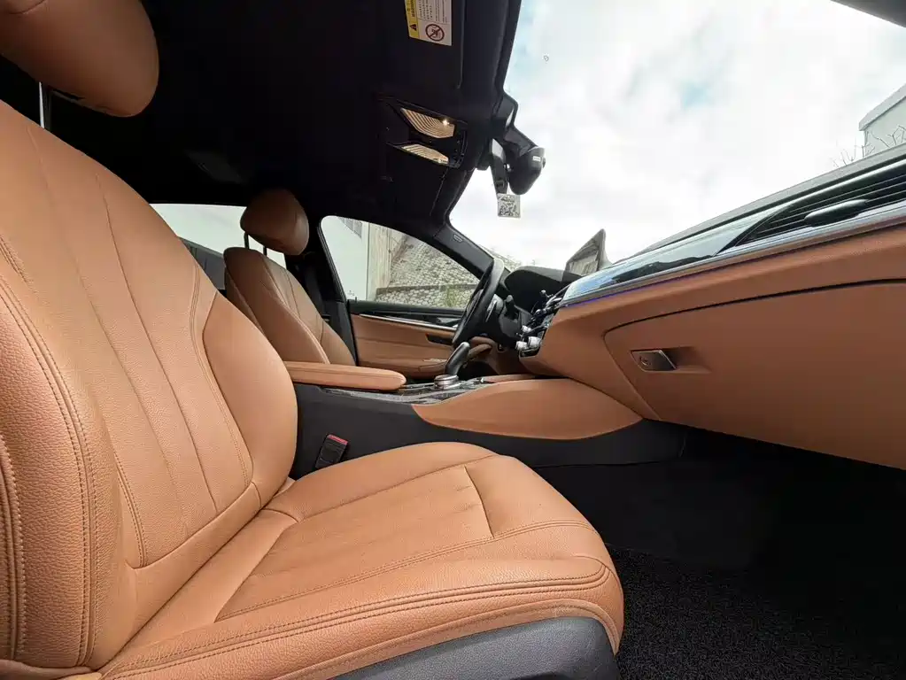 BMW 5 Series — миниатюра 10