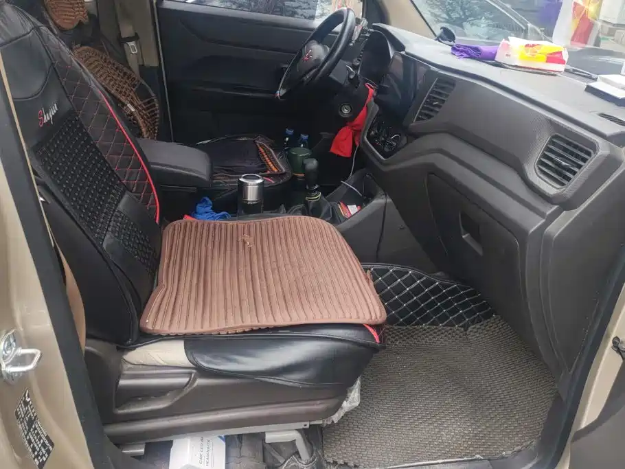 Wuling Hongguang V — миниатюра 8
