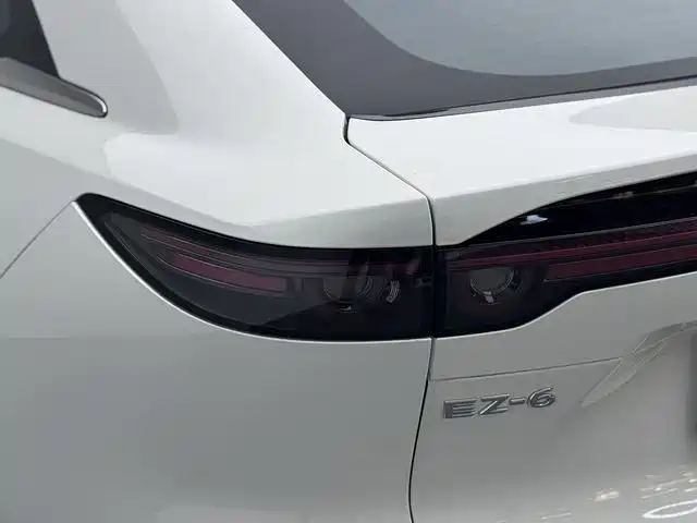 MAZDA EZ 6
