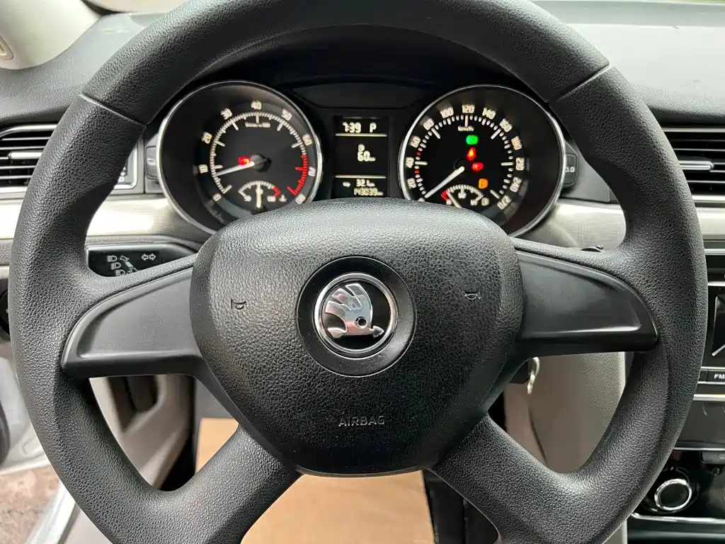 Skoda Superb — миниатюра 13